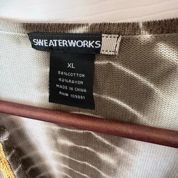Sweaterworks Boho Long Sleeved Top, size XL - Picture 3 of 3